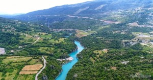 Βαρκάδα και βουτιές στον υδάτινο παράδεισο του Αχελώου ποταμού (video, φωτο)