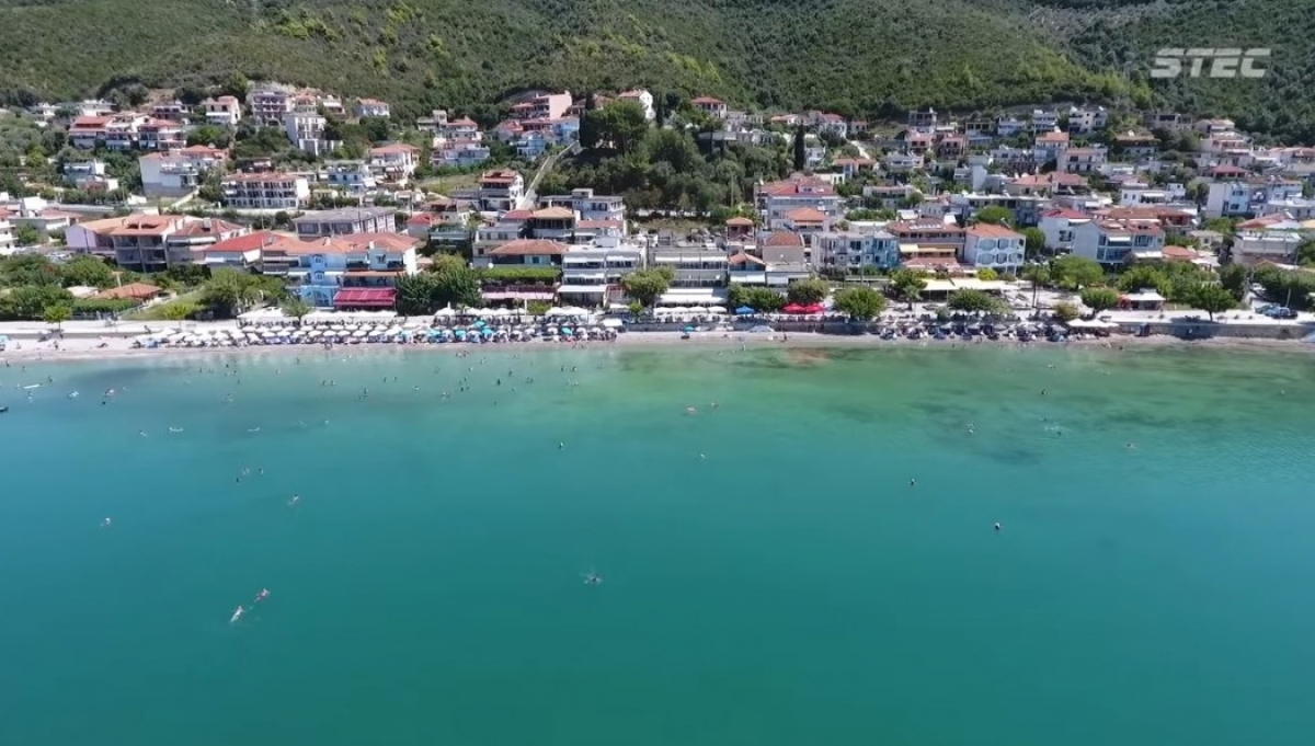 Εναέρια ξενάγηση στο Μενίδι Αιτωλοακαρνανίας (βίντεο)