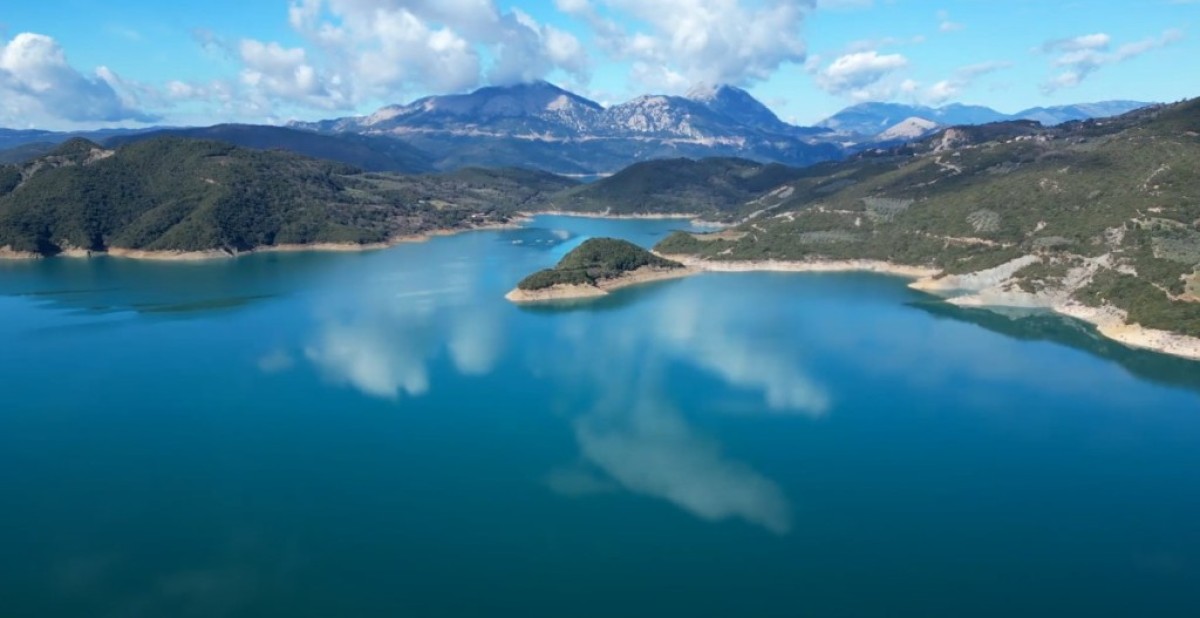 Λίμνη Κρεμαστών: Η «κυρά» της Ευρυτανίας και μεγαλύτερος ταμιευτήρας της Ελλάδας (www.CNN.gr)
