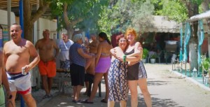 Το κάμπινγκ του Μύτικα Ξηρομέρου: Δείτε το «Γαλατικό χωριό» μέσα από μία «γλυκιά» ταινία μικρού μήκους (video)