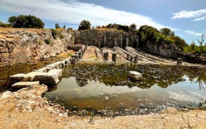 Στους Οινιάδες θα δεις το καλύτερα διατηρημένο αρχαίο ναυπηγείο της Ευρώπης (www.in2life.gr)